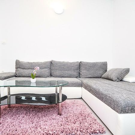 Luxury Apartments Boduja Sukosan Ngoại thất bức ảnh
