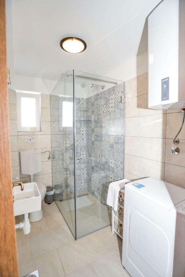 Luxury Apartments Boduja Sukosan Ngoại thất bức ảnh