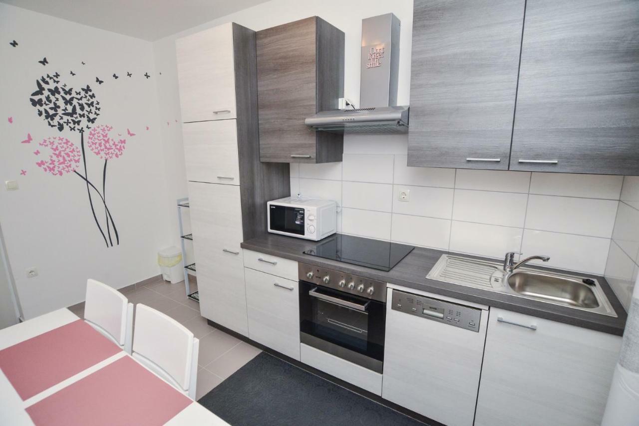 Luxury Apartments Boduja Sukosan Ngoại thất bức ảnh