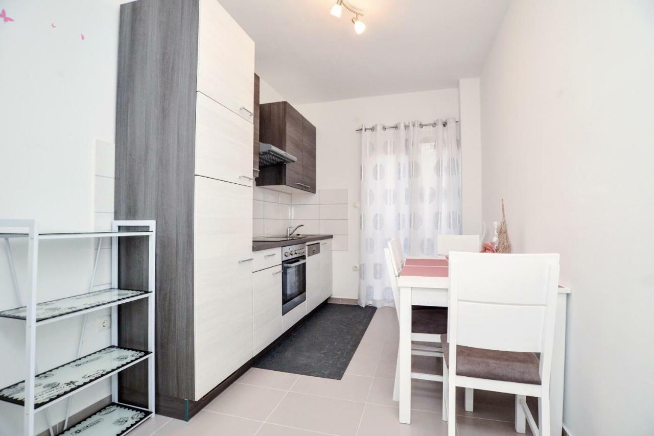 Luxury Apartments Boduja Sukosan Ngoại thất bức ảnh