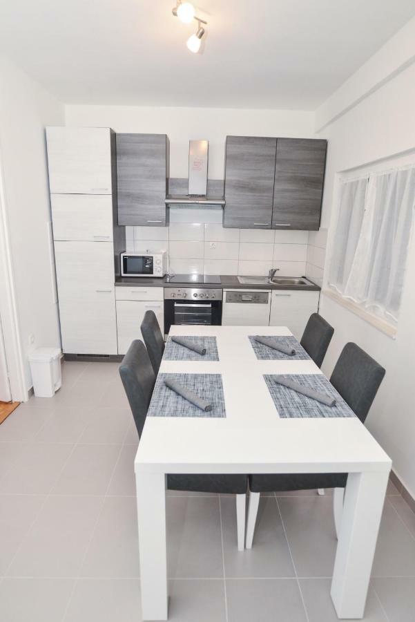Luxury Apartments Boduja Sukosan Ngoại thất bức ảnh