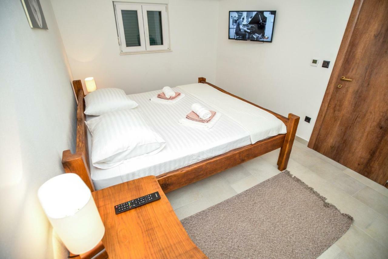 Luxury Apartments Boduja Sukosan Ngoại thất bức ảnh