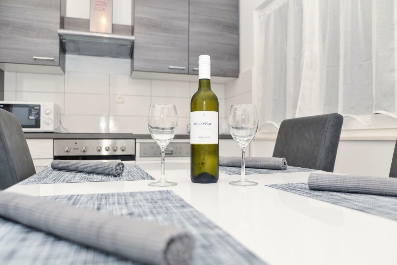 Luxury Apartments Boduja Sukosan Ngoại thất bức ảnh