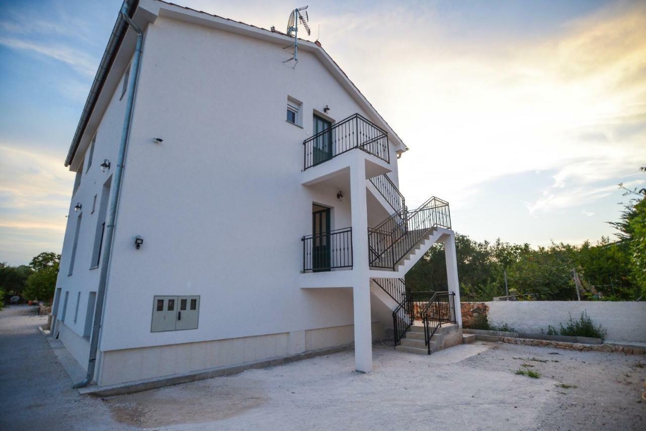 Luxury Apartments Boduja Sukosan Ngoại thất bức ảnh