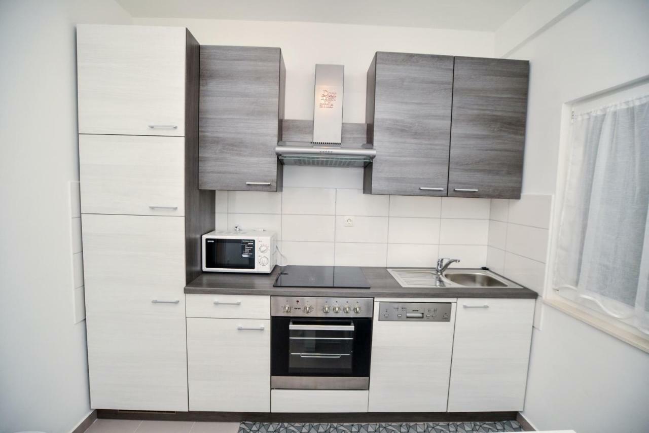 Luxury Apartments Boduja Sukosan Ngoại thất bức ảnh