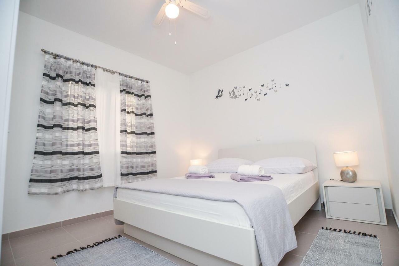Luxury Apartments Boduja Sukosan Ngoại thất bức ảnh