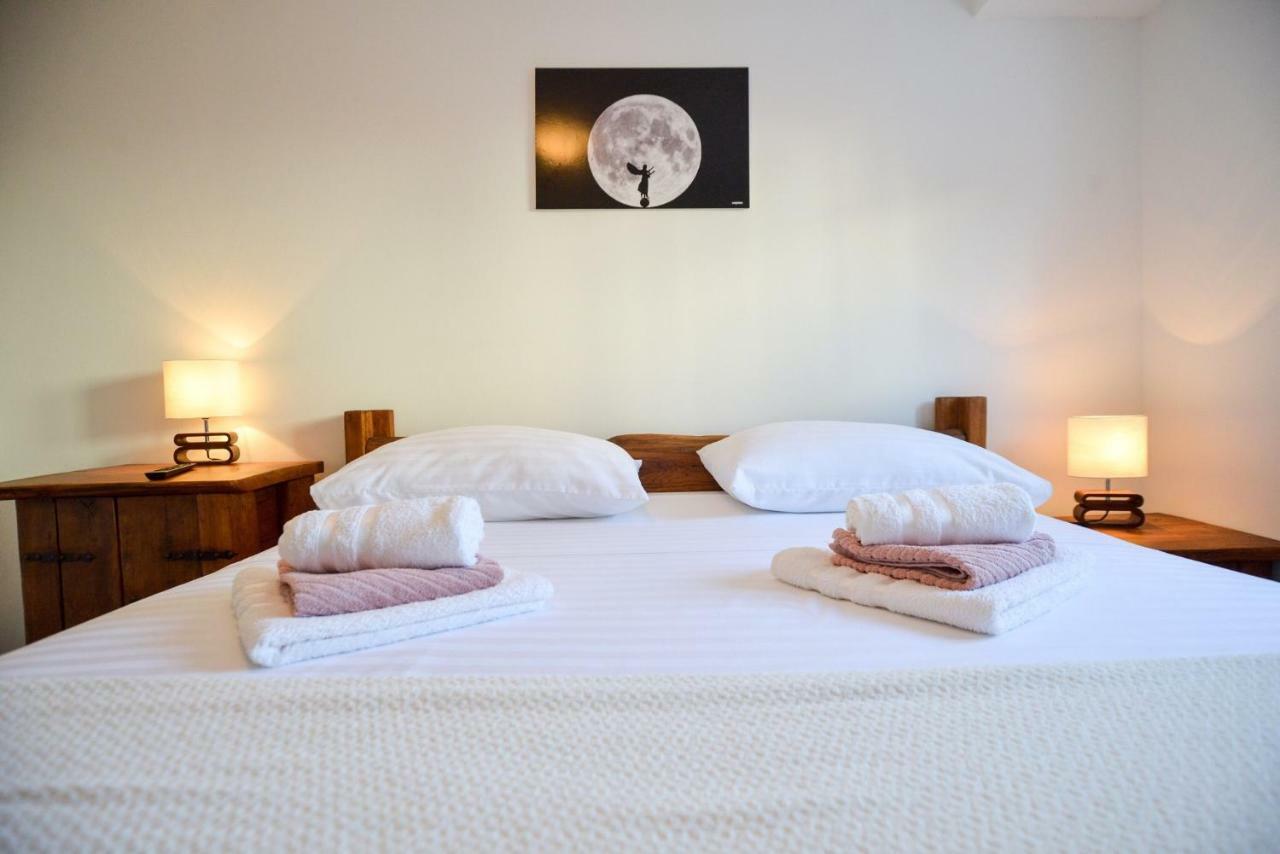 Luxury Apartments Boduja Sukosan Ngoại thất bức ảnh