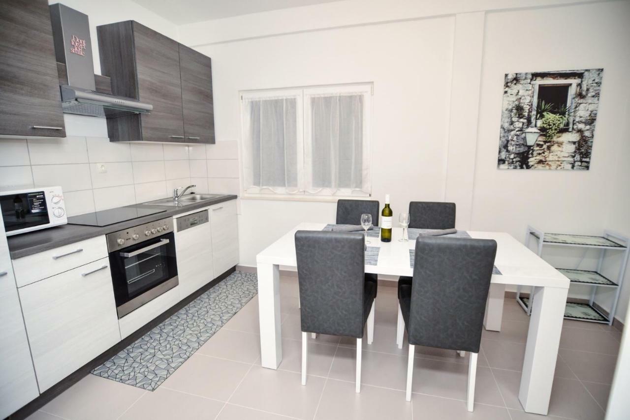 Luxury Apartments Boduja Sukosan Ngoại thất bức ảnh
