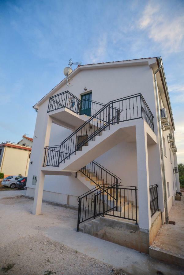 Luxury Apartments Boduja Sukosan Ngoại thất bức ảnh
