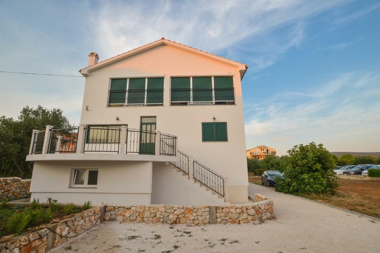 Luxury Apartments Boduja Sukosan Ngoại thất bức ảnh