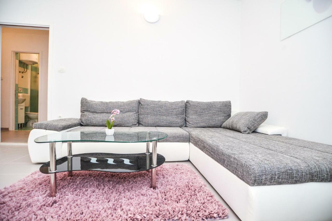 Luxury Apartments Boduja Sukosan Ngoại thất bức ảnh